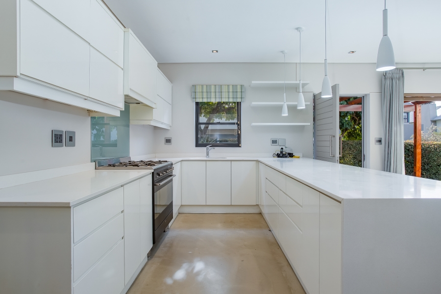 To Let 4 Bedroom Property for Rent in Vrykyk Western Cape
